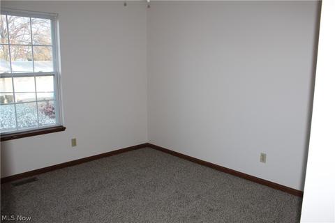 526 Gibbs Rd, Akron, OH 44312 photo 14