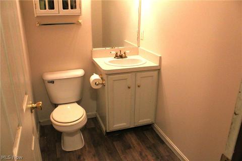 526 Gibbs Rd, Akron, OH 44312 photo 11