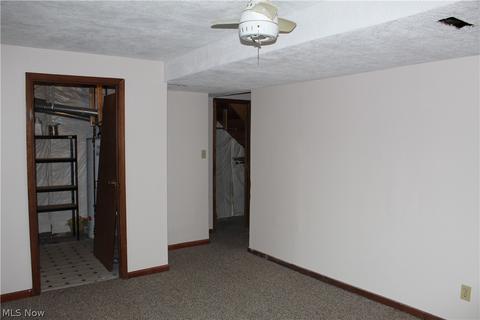 526 Gibbs Rd, Akron, OH 44312 photo 9