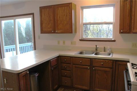 526 Gibbs Rd, Akron, OH 44312 photo 17