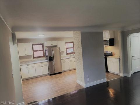 5710 Gilbert Ave, Parma, OH 44129 photo 5