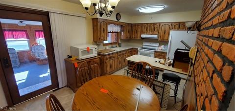 244 E Wills Ave, Dover, OH 44622 photo 2