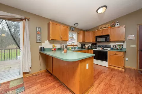 8497 Yale Rd, Rootstown, OH 44272 photo 4