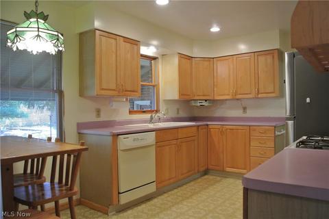 7492 Cherry St, Independence, OH 44131 photo 8