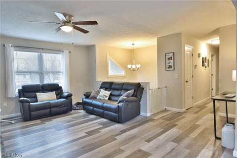 331 Eldon Dr NW, Warren, OH 44483 photo 9