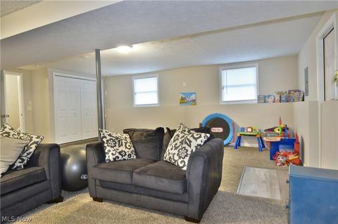 331 Eldon Dr NW, Warren, OH 44483 photo 32