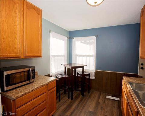 423 Olivet Dr, Elyria, OH 44035 photo 8