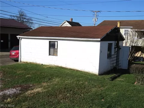 315 N 3rd St, Dennison, OH 44621 photo 9