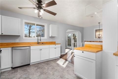 2130 Middle Ave, Elyria, OH 44035 photo 8