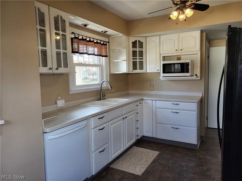 324 Eastern Heights Blvd, Elyria, OH 44035 photo 9