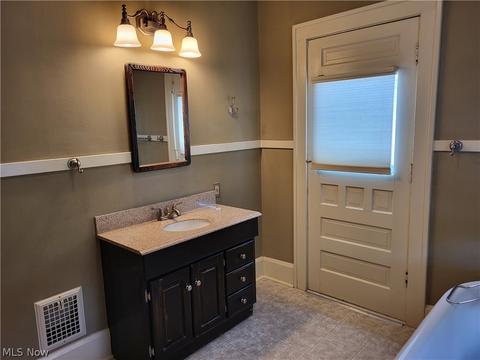 324 Eastern Heights Blvd, Elyria, OH 44035 photo 13