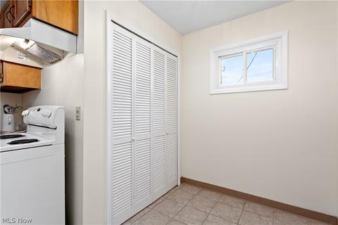 165 Clinton Ave, Elyria, OH 44035 photo 13