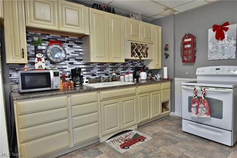 28 Washington Ave, Struthers, OH 44471 photo 21
