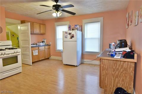 28 Washington Ave, Struthers, OH 44471 photo 6