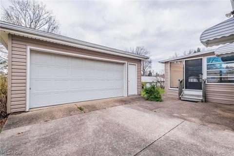 1913 Broad Ave NW, Canton, OH 44708 photo 4