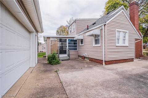 1913 Broad Ave NW, Canton, OH 44708 photo 2