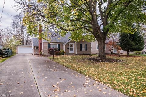 1913 Broad Ave NW, Canton, OH 44708 photo 1