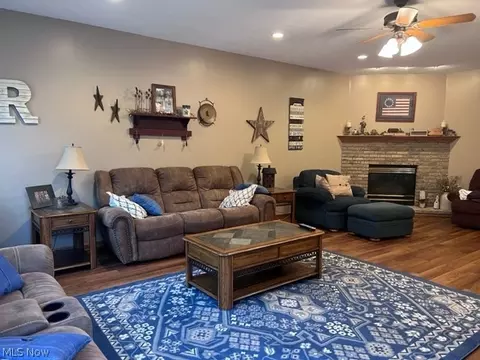 142 Poolside Dr, Dover, OH 44622 photo 8