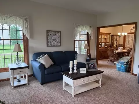 142 Poolside Dr, Dover, OH 44622 photo 7
