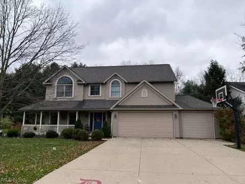 142 Poolside Dr, Dover, OH 44622 photo 1