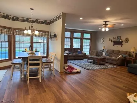 142 Poolside Dr, Dover, OH 44622 photo 5