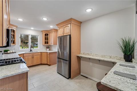 3292 Bancroft Rd, Fairlawn, OH 44333 photo 10