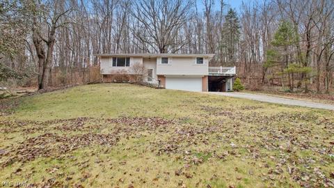 300 E Mohawk Dr, Malvern, OH 44644 photo 1