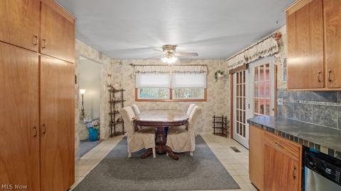 300 E Mohawk Dr, Malvern, OH 44644 photo 5