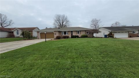 110 Rocky Ledge Dr, Struthers, OH 44471 photo 2