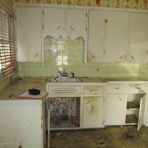 860 Kickapoo Ave, Akron, OH 44305 photo 5