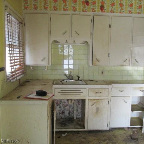 860 Kickapoo Ave, Akron, OH 44305 photo 4