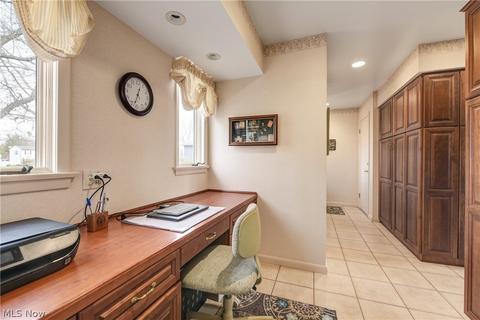 186 Crestview Dr, Elyria, OH 44035 photo 18