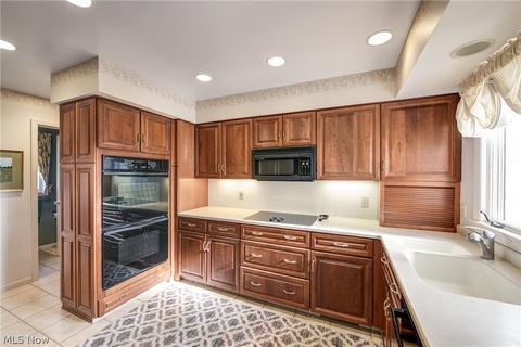 186 Crestview Dr, Elyria, OH 44035 photo 11