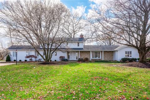186 Crestview Dr, Elyria, OH 44035 photo 1