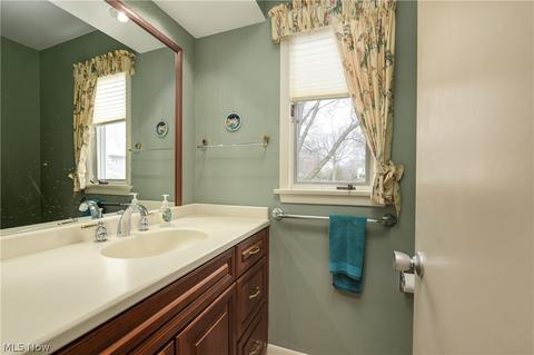 186 Crestview Dr, Elyria, OH 44035 photo 24