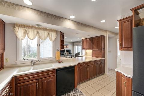 186 Crestview Dr, Elyria, OH 44035 photo 12