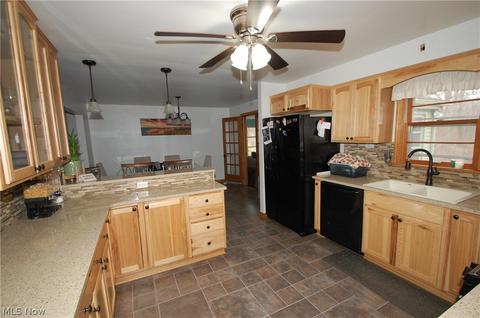 894 Forest Ridge Dr, Boardman, OH 44512 photo 3