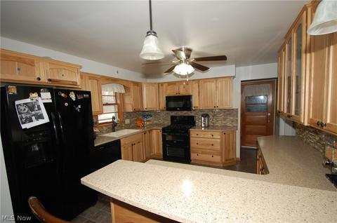 894 Forest Ridge Dr, Boardman, OH 44512 photo 4