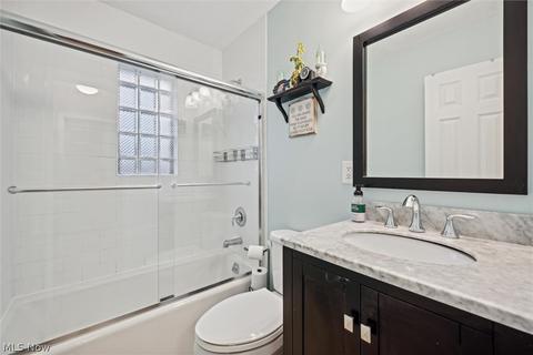 30040 Thomas St, Willowick, OH 44095 photo 12