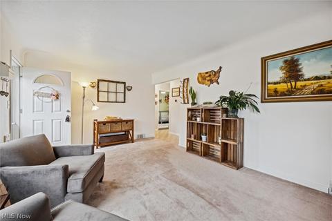 30040 Thomas St, Willowick, OH 44095 photo 3