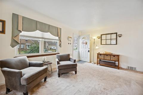 30040 Thomas St, Willowick, OH 44095 photo 5