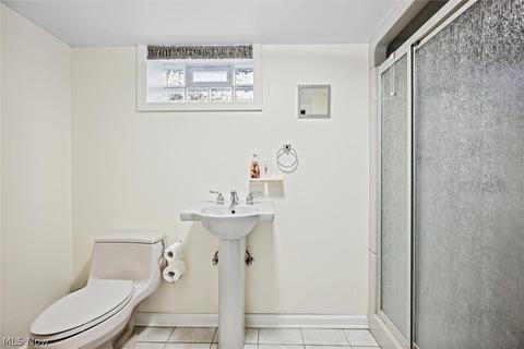 30040 Thomas St, Willowick, OH 44095 photo 24