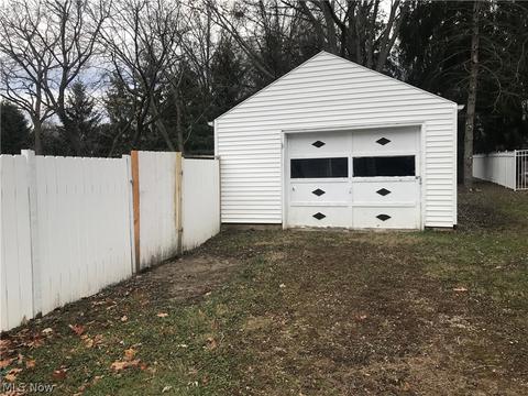 362 E 8th St, Salem, OH 44460 photo 2