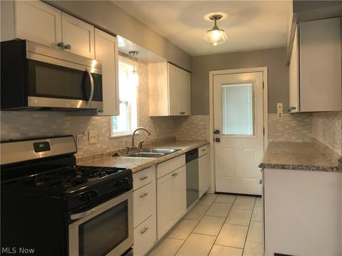 362 E 8th St, Salem, OH 44460 photo 6