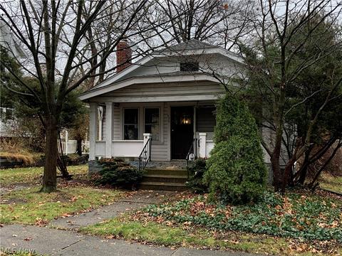 639 Ranney St, Akron, OH 44310 photo 2