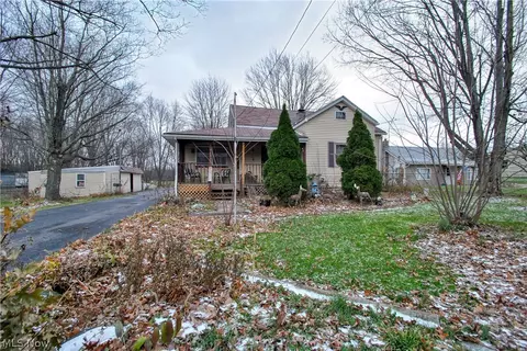 4451 Maple St, Perry, OH 44081