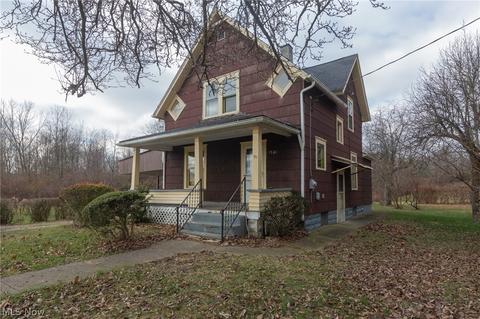 1581 Warner Rd SE, Canton, OH 44707 photo 1