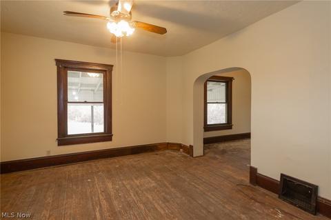 1581 Warner Rd SE, Canton, OH 44707 photo 5