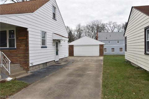 103 Grimm Heights Ave, Struthers, OH 44471 photo 2