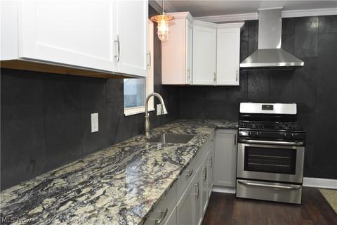 103 Grimm Heights Ave, Struthers, OH 44471 photo 8